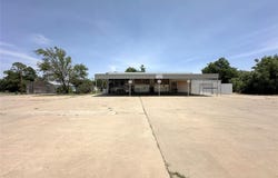 230 N Louis Tittle Avenue, Mangum, OK 73554