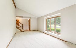 945 ELMWOOD Drive, MENASHA, WI 54952