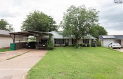 415 E IDA AVENUE, Electra, TX 76360