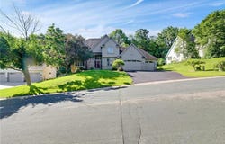 1630 Murphy Parkway, Eagan, MN 55122