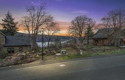 895 5TH Ave, Mosier, OR 97040