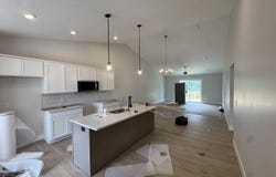 1533 N Village Circle, Kalamazoo, MI 49009