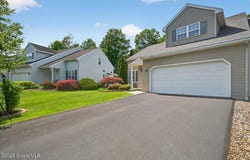41a Raylinsky Lane, Halfmoon, NY 12118