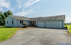 126 Meadow Dr, Tappahannock, VA 22560