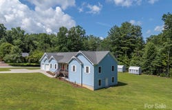321 Benjamins Way, Hendersonville, NC 28792