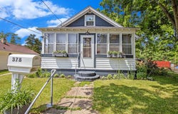 378 Goguac Street W, Battle Creek, MI 49015