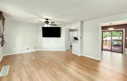 208 NW 73rd Street, Gladstone, MO 64118