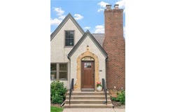 2078 Highland Parkway, Saint Paul, MN 55116