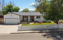 639 Evergreen Ln, Yreka, CA 96097