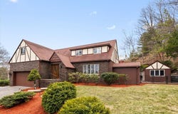 6 Pheasant Hill St, Westwood, MA 02090