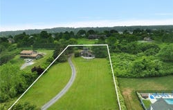 668 Indian Avenue, Middletown, RI 02842