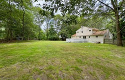 36 Arbutus Court, Ronkonkoma, NY 11779