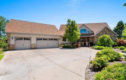 5317 S 10th St, Manitowoc, WI 54220