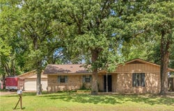 3207 Forestwood Drive, Bryan, TX 77801