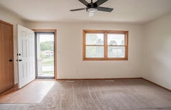 102 SHAMROCK Circle, GLENWOOD, IA 51534