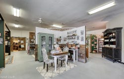 8637 Oxbow Lane, Neosho, MO 64850