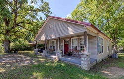 103 E Rock Street, Morrilton, AR 72110