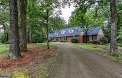 49 Oak Hill, Rockmart, GA 30153