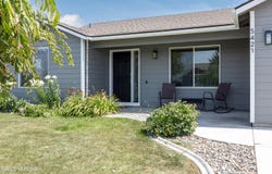 5421 Jackson Ln, Pasco, WA 99301