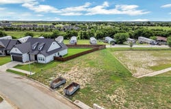 516 Highview Court, Godley, TX 76044