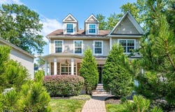 26 Kentnor St, Metuchen Boro, NJ 08840-2205