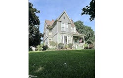 327 S 2nd Street, Wapello, IA 52653