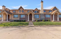 2327 W Butterfield Road, Springfield, MO 65807