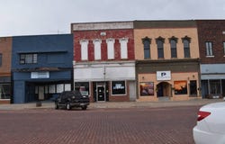 415 Lincoln Ave., Hebron, NE 68370