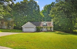 135 Springbrook Drive Drive, Auburn, GA 30011