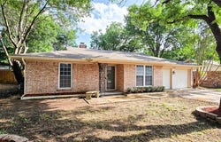 2104 Guinevere Street, Arlington, TX 76014