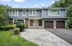 14 Kathy Street, Kendall Park, NJ 08824