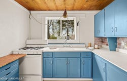 212 BEACHWOOD Drive, Sunrise Beach, MO 65079