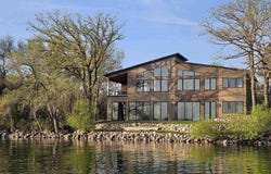 2411 Lakeshore Drive, Wahpeton, IA 51351