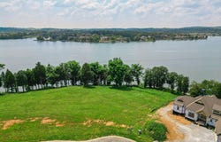 2015 Bulwark Way, Lenoir City, TN 37772