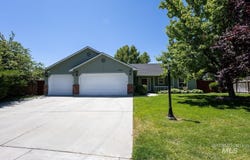 2817 E Castleberg Loop, Nampa, ID 83686