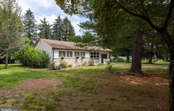 30 SUMMIT AVENUE, BERLIN, NJ 08009