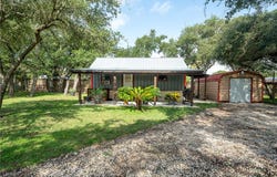 507 S Terry Street, Rockport, TX 78382