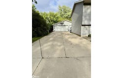 1204 N 6th St, Clear Lake, IA 50428
