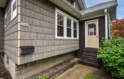 2047 S 86th St, West Allis, WI 53227