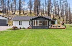 14313 E Blanchard Rd, Elk, WA 99009