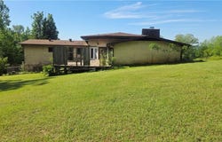 1942 Dwight Mission  RD, Russellville, AR 72802