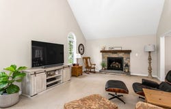 5 Wadsworth Farm Road, Franklin, MA 02038