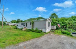 593 South Windsor Street, Royalton, VT 05068
