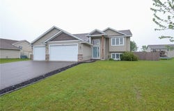 1046 Roosevelt Street S, Cambridge, MN 55008
