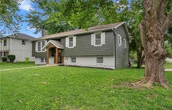 101 Manor Drive, Belton, MO 64012