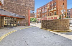 26 10th Street W, Saint Paul, MN 55102