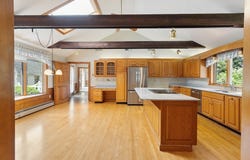 27 Prospect St, Pepperell, MA 01463