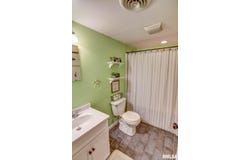 1125 N 3RD Street, Riverton, IL 62561