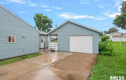 1028 N STATE Street, Lincoln, IL 62656