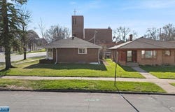 515 E 23rd St, Hibbing, MN 55746